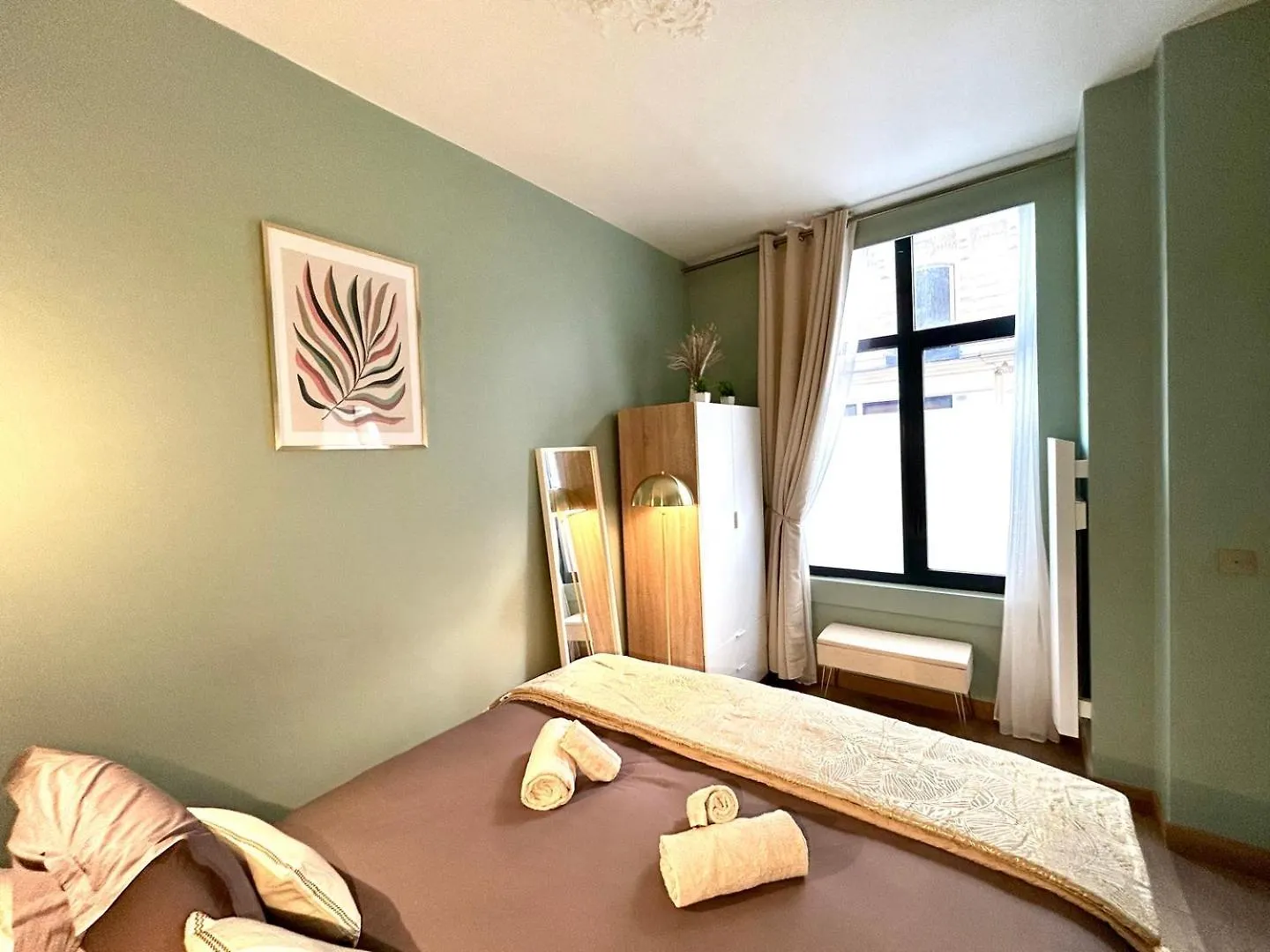 Luxury Suite Arc-De-Triomphe - 4 People contacts